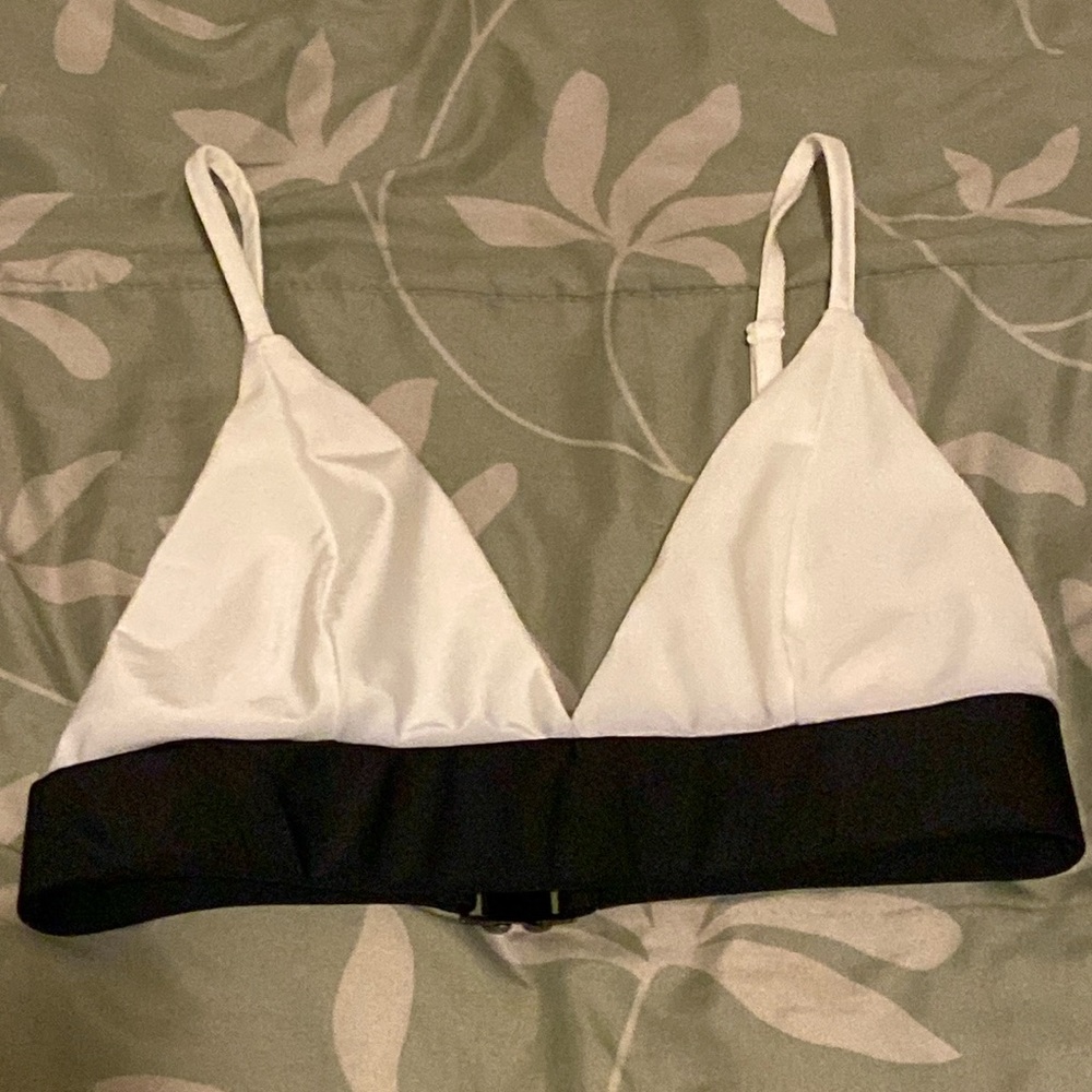 Pretty little thing bralette